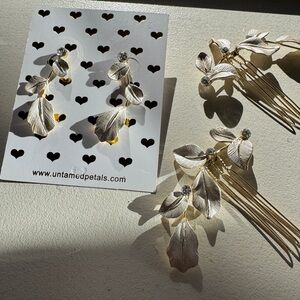 UNTAMED PETALS BY AMANDA JUDGE Gold Leaf Hair Accessories & Matching Earrings